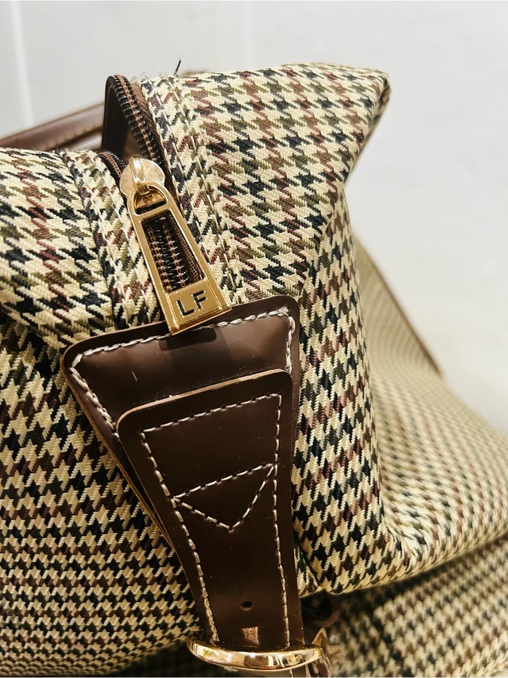 LONDON FOG Cambridge Weekender Bag 22”